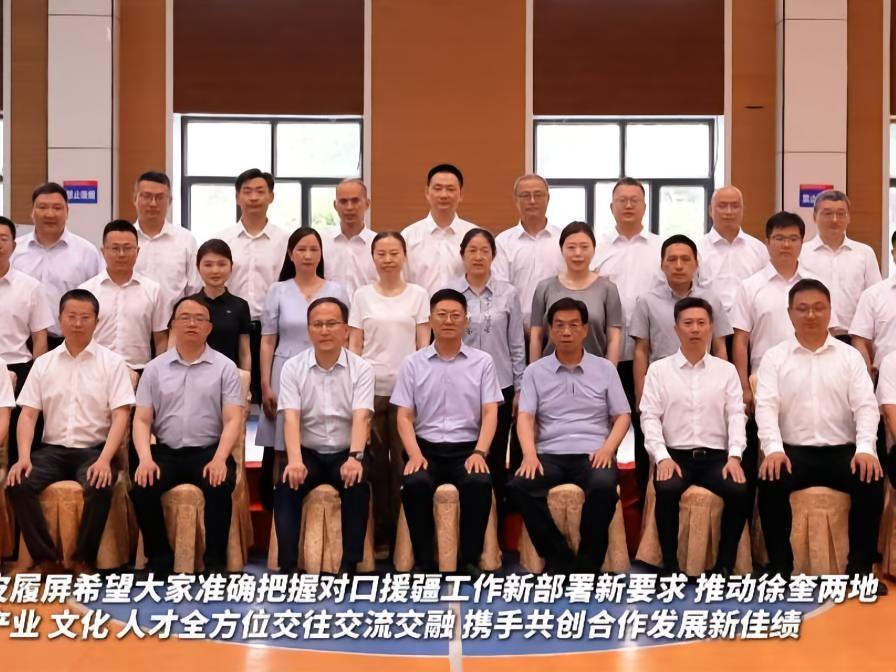 先别急着夸他牛。 
这事儿最反常的地方不是他赚了21%，而是他真的能管住自己的手