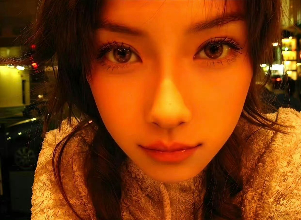 17岁的Angelababy  【Angelababy】早已是完成式的十七岁 