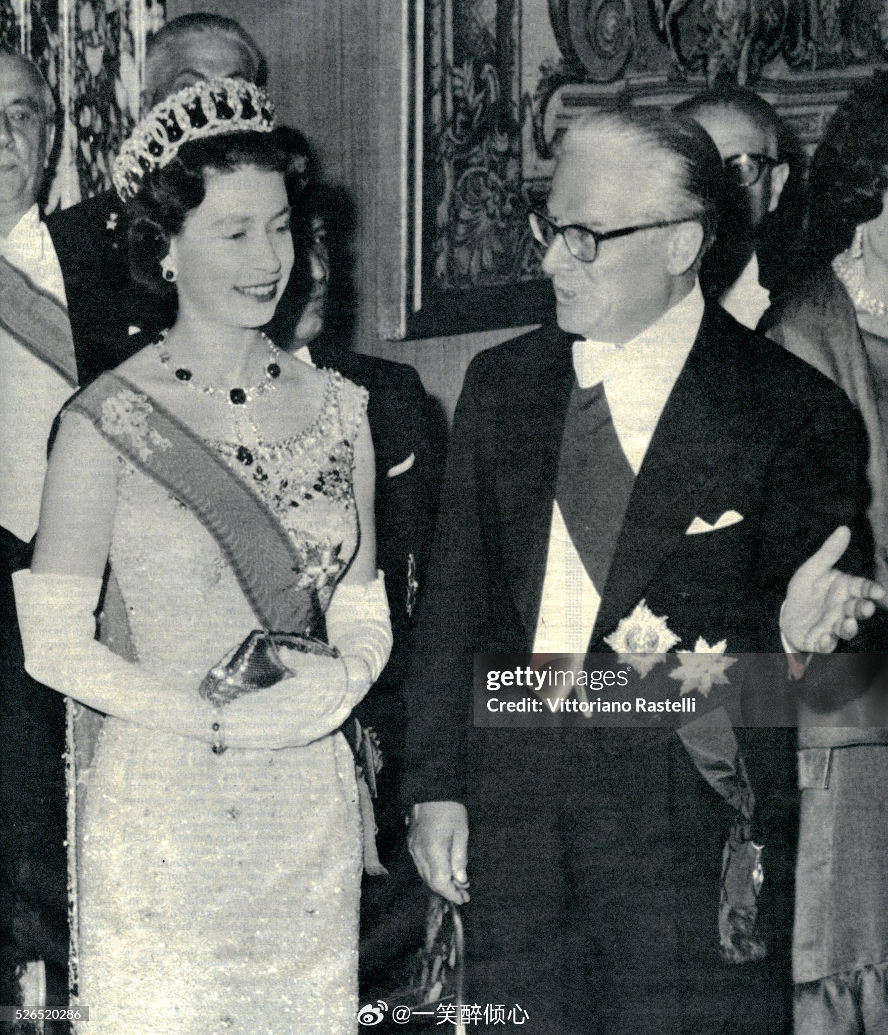 英国王室  1961年5月2日，伊丽莎白二世女王和爱丁堡公爵菲利普亲王在意大利罗