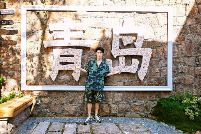 赵小童回快乐老家了赵小童非常美好充实的一天街巷海风美食老友拼凑出完美家乡一日 