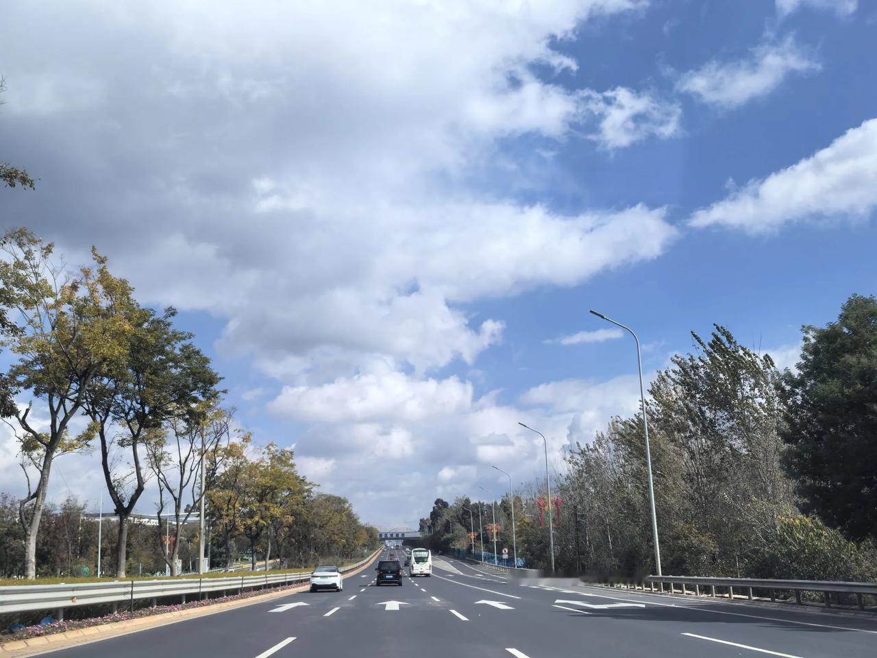 长水机场路上