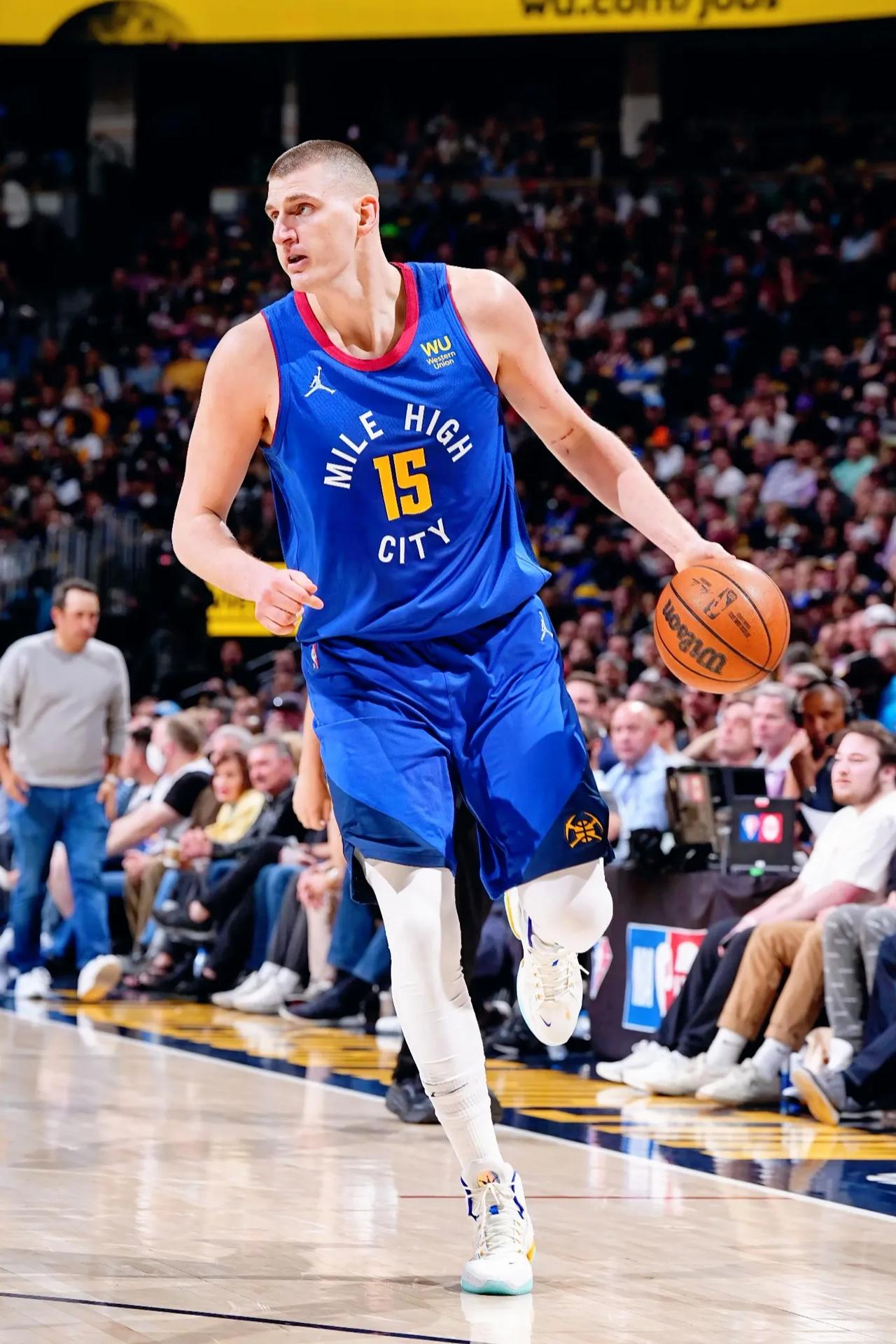 不偏不倚，NBA现役即战力排名前五的球员是以下这五位：

1、尼古拉-约基奇（掘