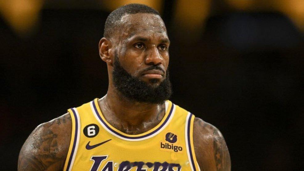 据Lakers Daily报道，字母哥“一直都想”和勒布朗·詹姆斯一起打球并向他