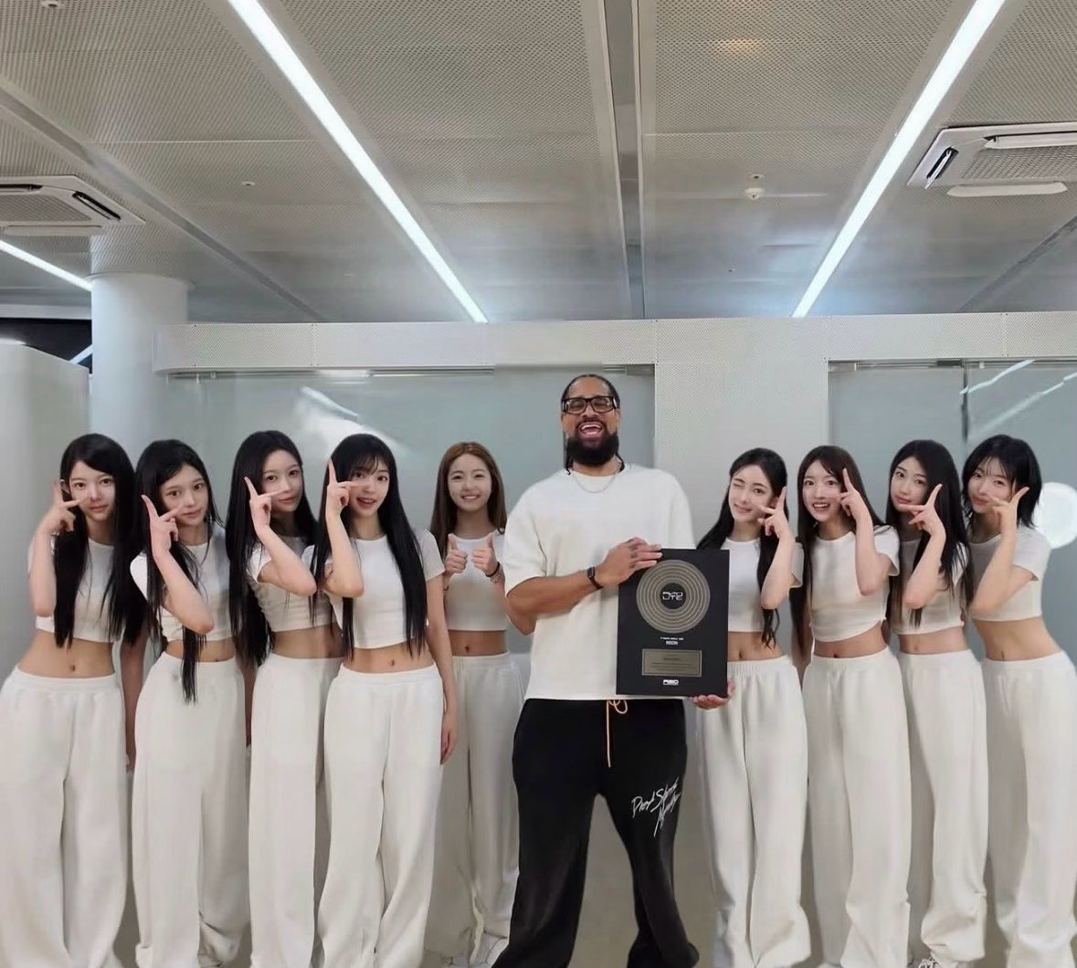 A2O_LITE[超话]  A2O LITE与美国金牌词曲制作人Dem Join