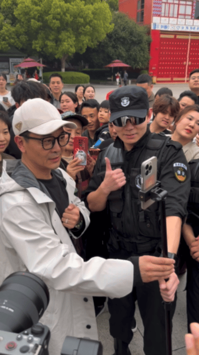 滕王阁偶遇吴樾打拳路人视角吴樾打拳太夯了滕王阁限定惊喜！吴樾现场打拳，隔着屏幕都