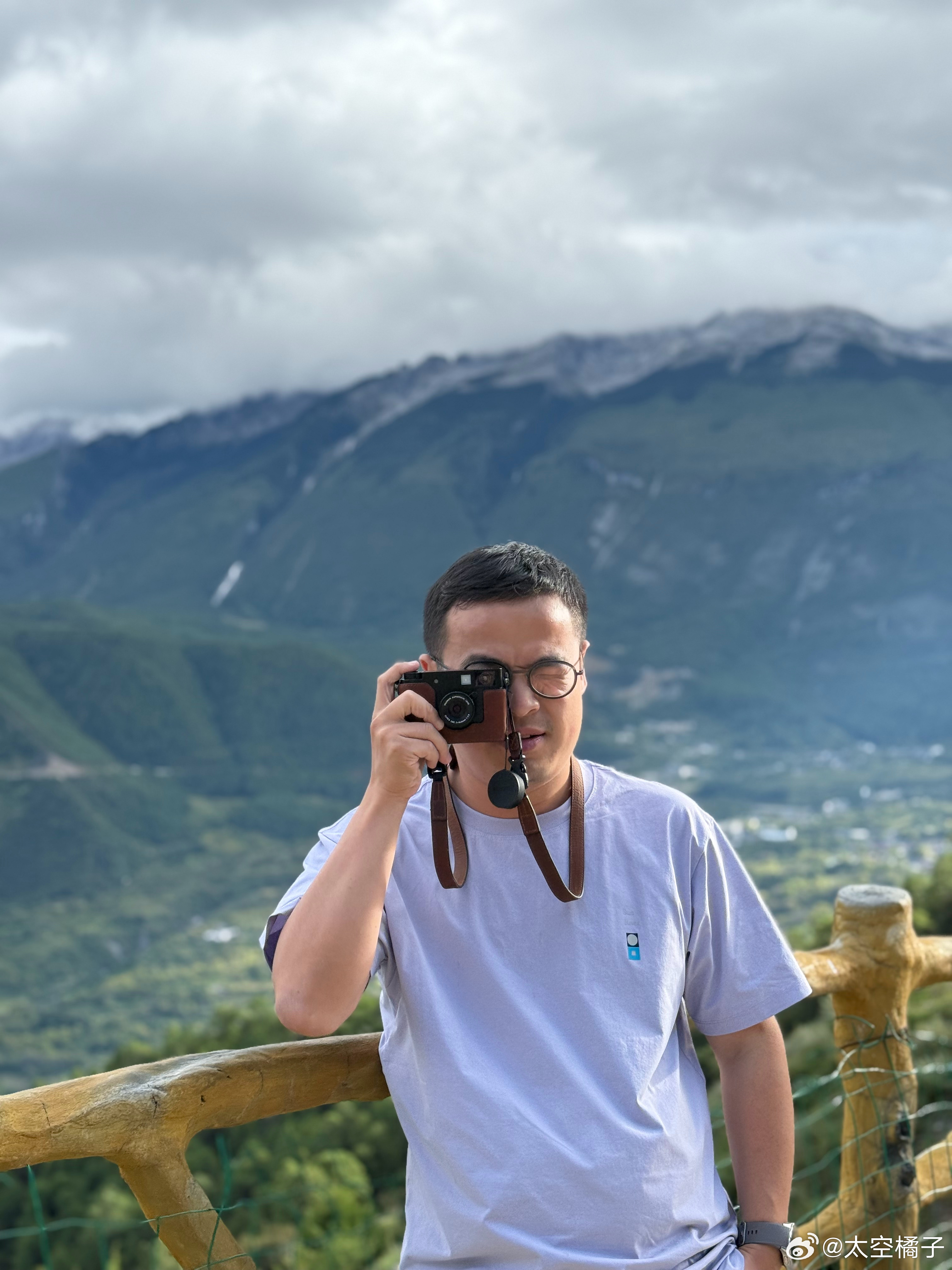 前天从丽江开车去香格里拉走的是东环线虎跳峡-哈巴雪山-白水台弯道特别多我满脑子想