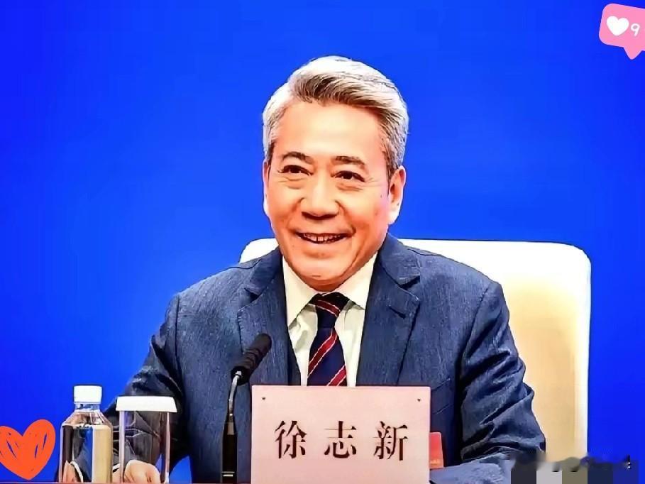 湖北代表徐志新，一句话说到老百姓心坎里。

农民自己养、自己杀、自己吃的年猪，一