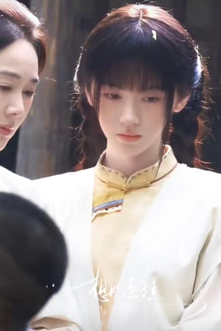 鞠婧祎《万花世界》苏绿夏路透，一种厌世的鬼感！！