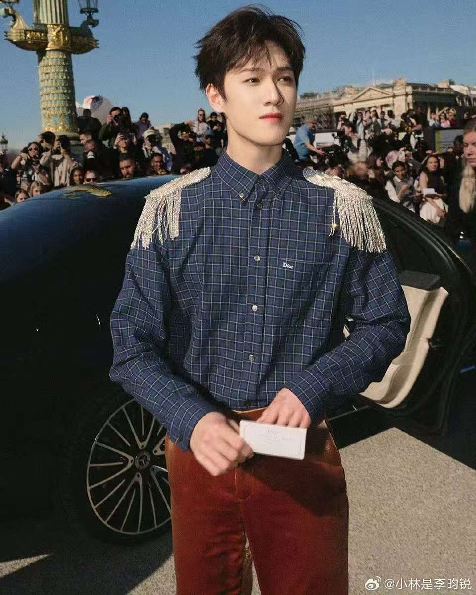 李昀锐优雅叙事李昀锐盎然新意李昀锐盎然新意，哇塞，