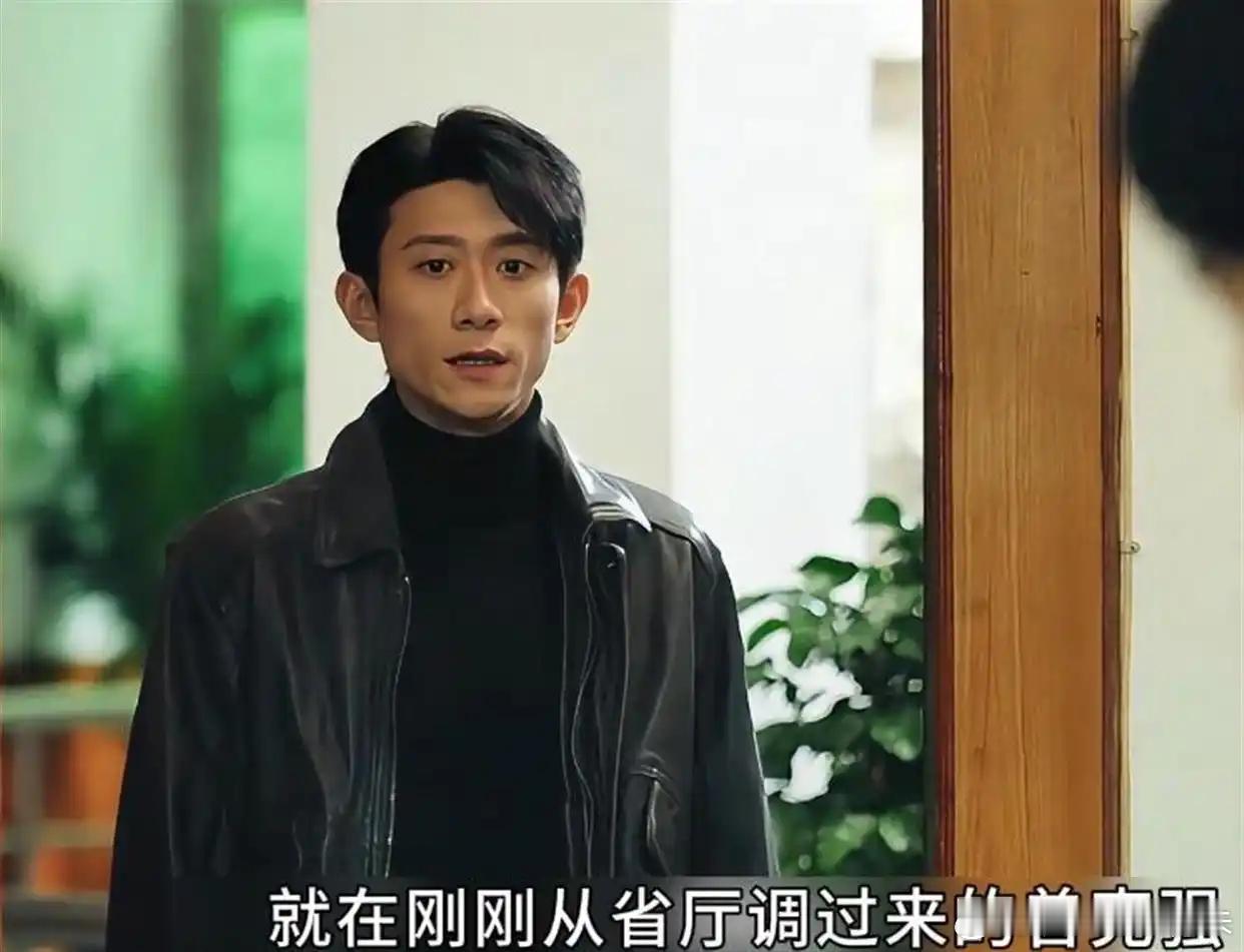 不会演别尬演！ 当33岁李沐宸和张一山同框演《重案六组》，才懂短剧演员为啥扛不起