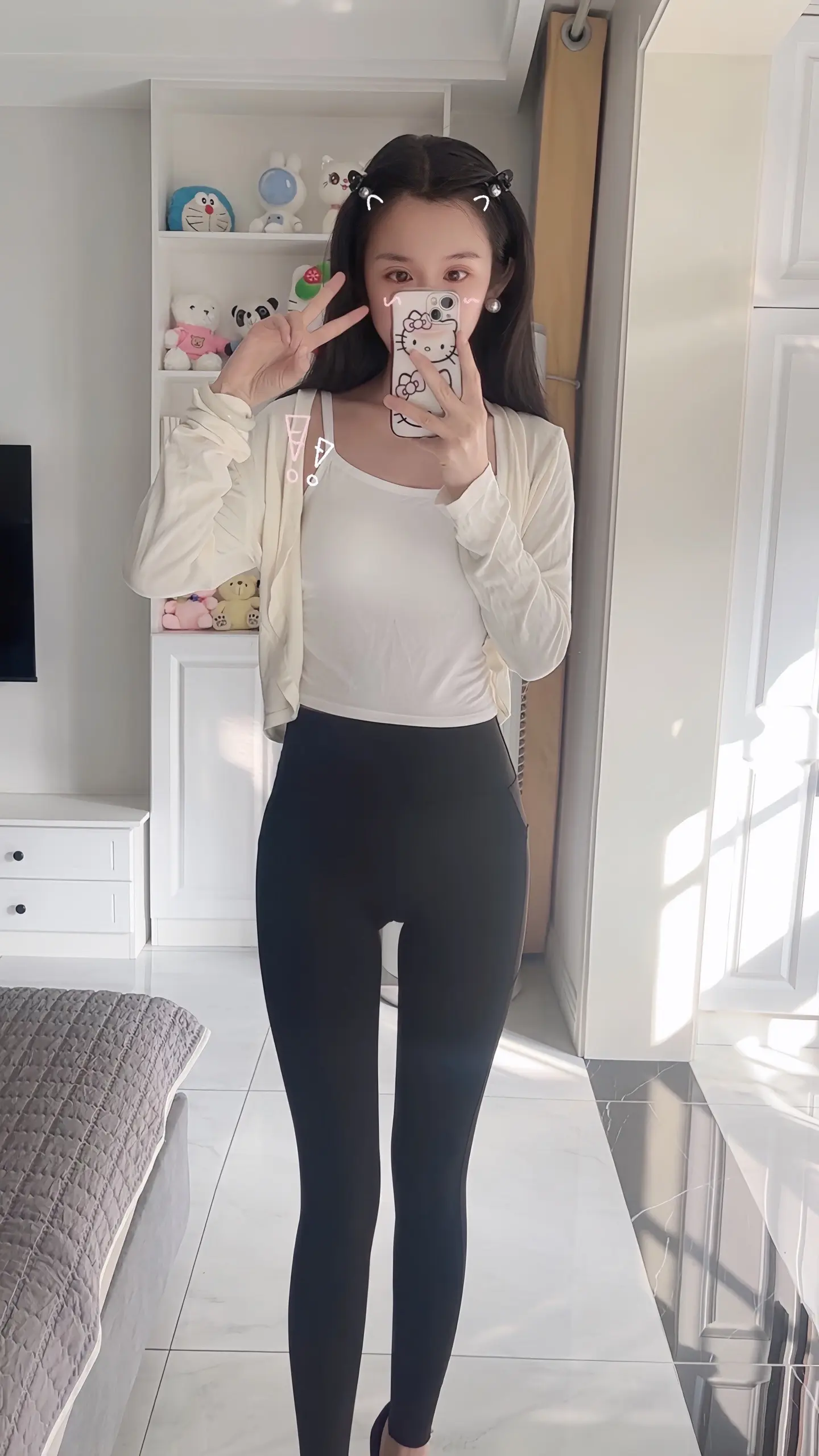 对镜拍瑜伽裤清纯完美身材简单干净