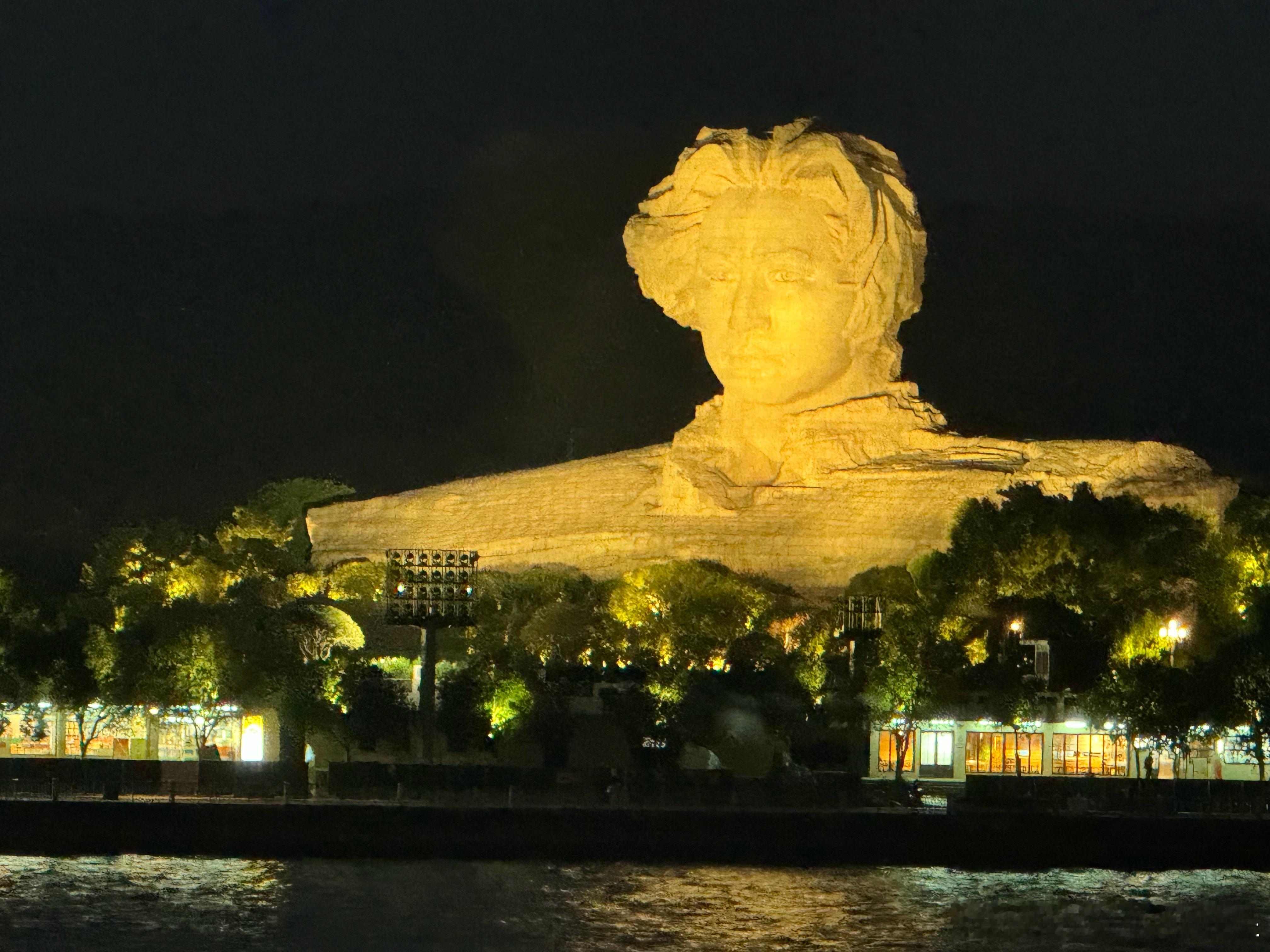 我和汽车的日常大v聊车长沙橘子洲 这一次参加完广汽丰田的发布会在长沙多停留了一天