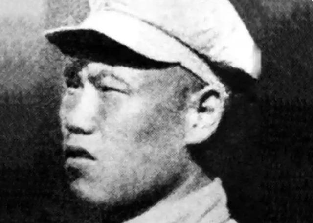 1951年朝鲜前线，一个战士冒死给阵地送弹药，却发现阵地上的干部全牺牲了，只剩1