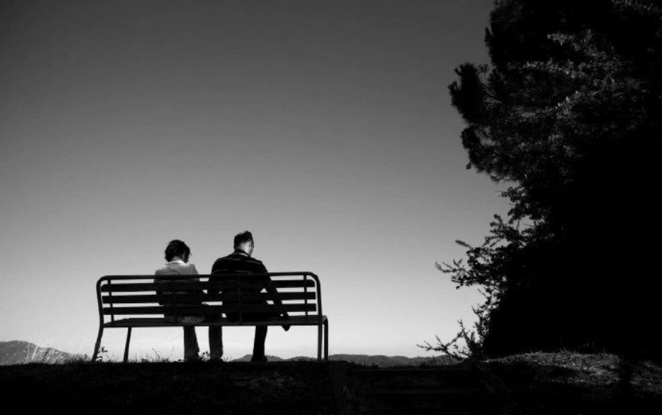 看到一句戳心的话:“人性最大的讽刺：10万给儿女眼都不眨，1万给父母心乱如麻。孩