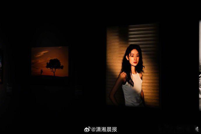 郭晓婷镜头下的上海好有温度 郭晓婷能带着摄影作品参加影展，真的太让人佩服了，她不