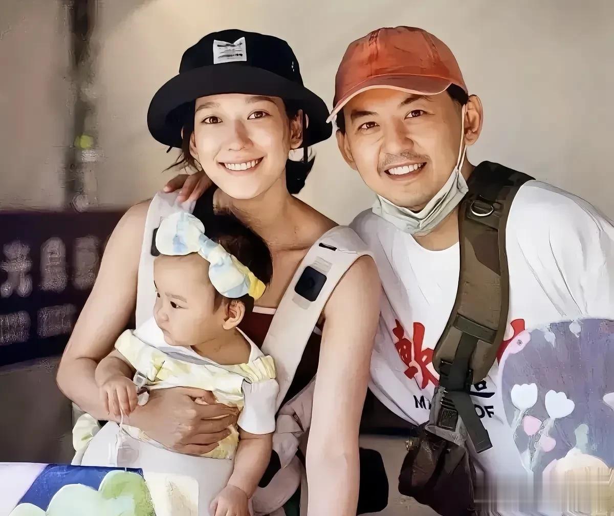 其实在整个爆料事件中，最无辜最让人心痛的就是黄子佼的枕边人了，黄子佼老婆事先可一
