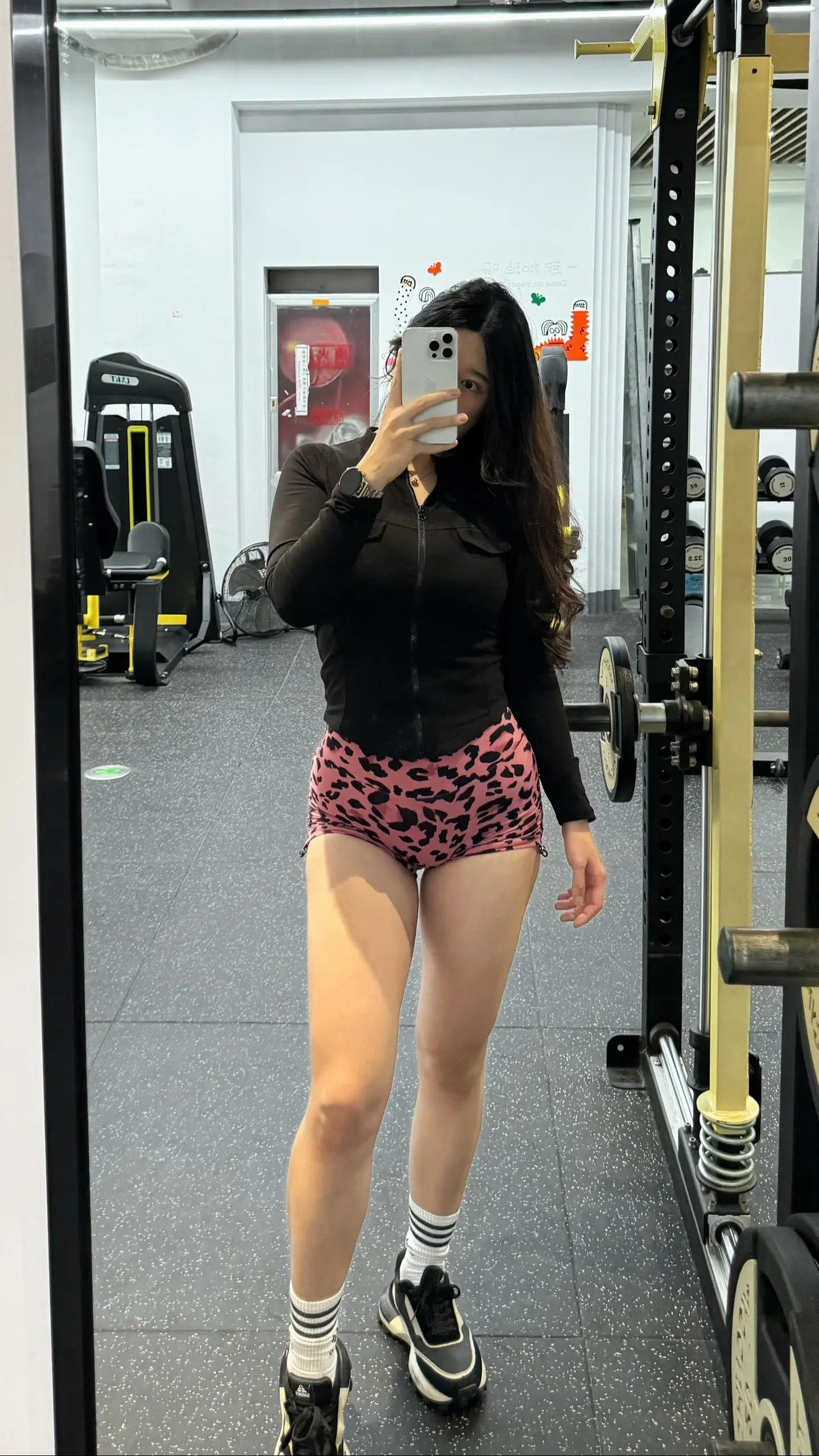 后来那个女孩缓过劲来，她开始热爱生活、她开始相信自己、她开始逐步递增...