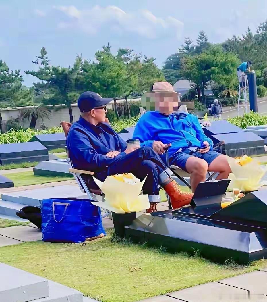 具俊烨近照曝光，仍然坚持陪伴爱妻，徐家投喂成功，比之前胖好多近日，有粉丝去探望偶