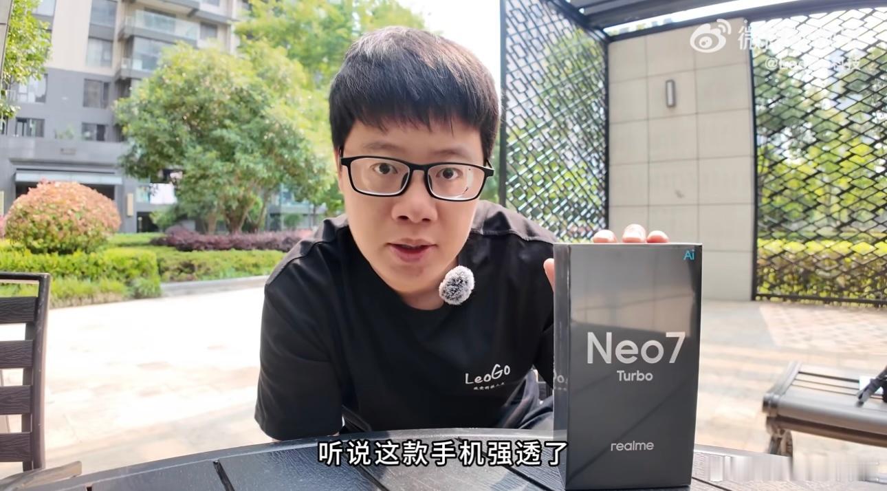 瘦了20斤的面部变化来了，对比下瘦了的我的脸…… ​​​
