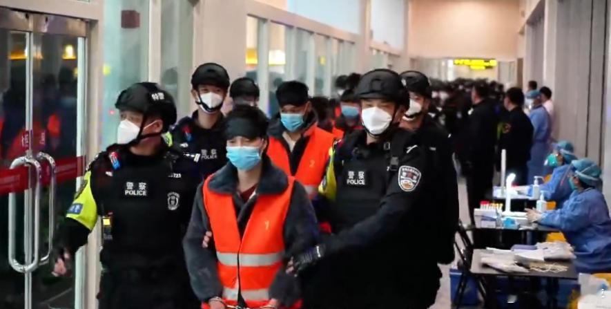 【缅北电诈集团被“包饺子”，孙玉良：跨国执法令犯罪分子无处可逃】缅甸妙瓦底的天空