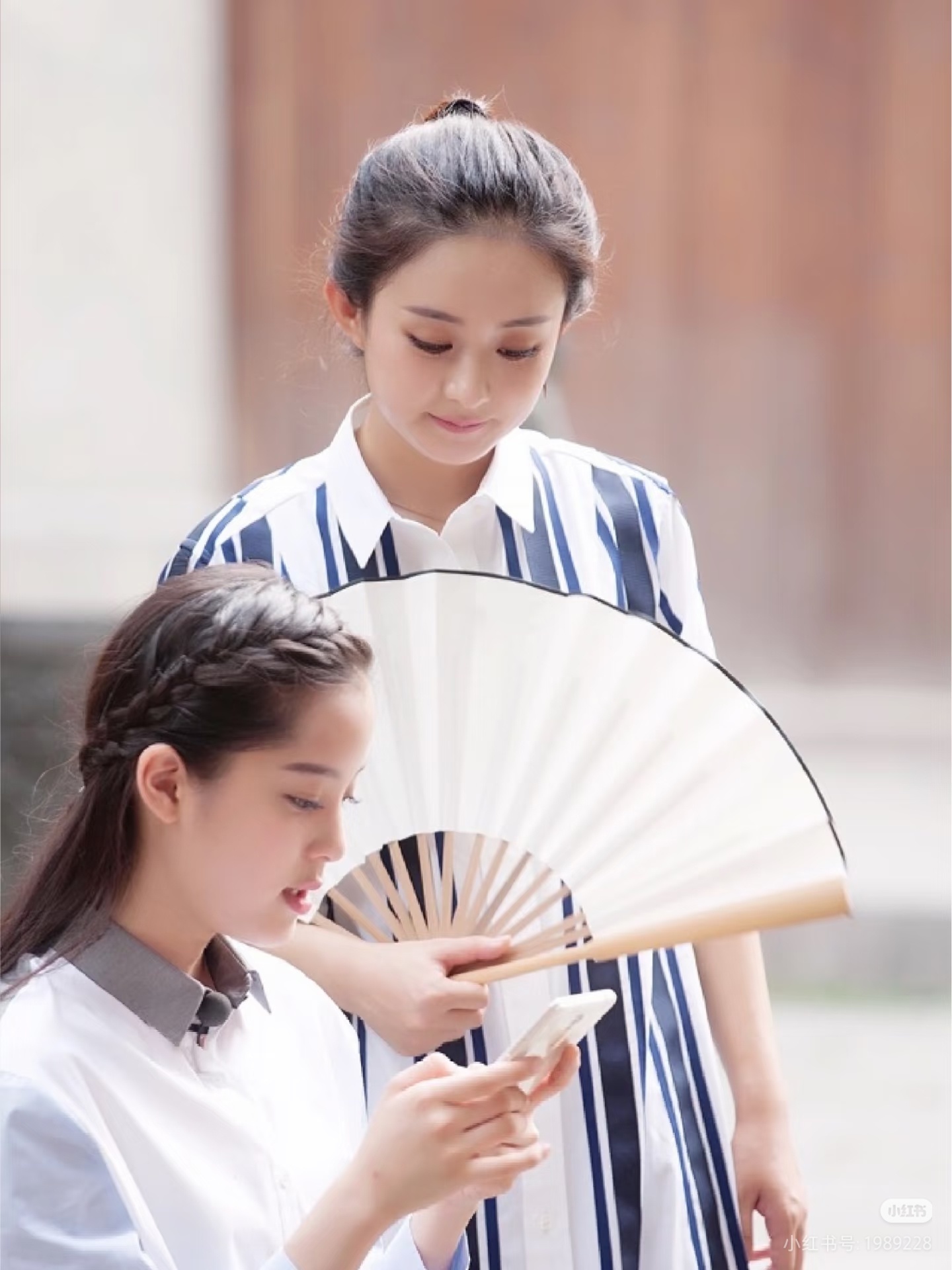赵丽颖在偶来真的好嫩啊，张含韵叫丽丽包子确实没叫错，圆圆的☺🤲 ​​​