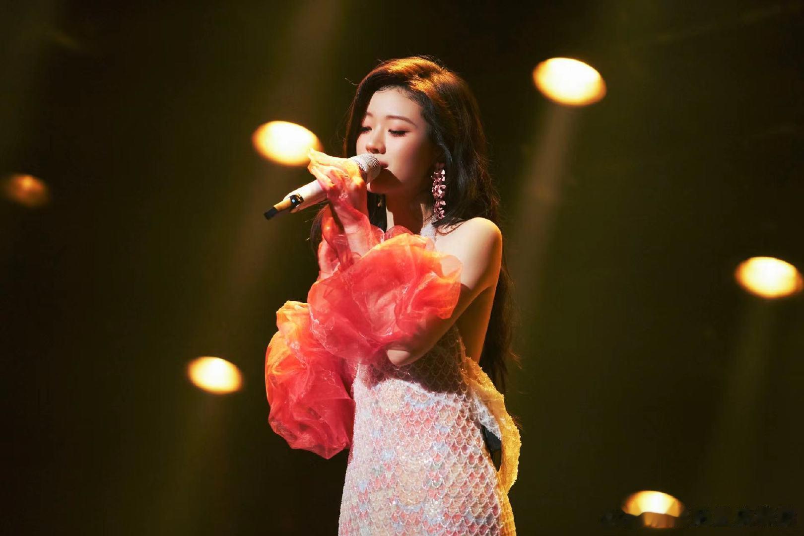 #单依纯七时吉祥沧海缠绵曲余味##单依纯我的虐剧搭子##七时吉祥# 单依纯演唱七