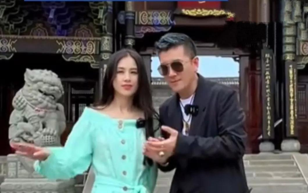 听说了吗？黄圣依自曝想离婚三年了，还挺能忍的！丈夫杨子说婚姻看起来很成功，实际上