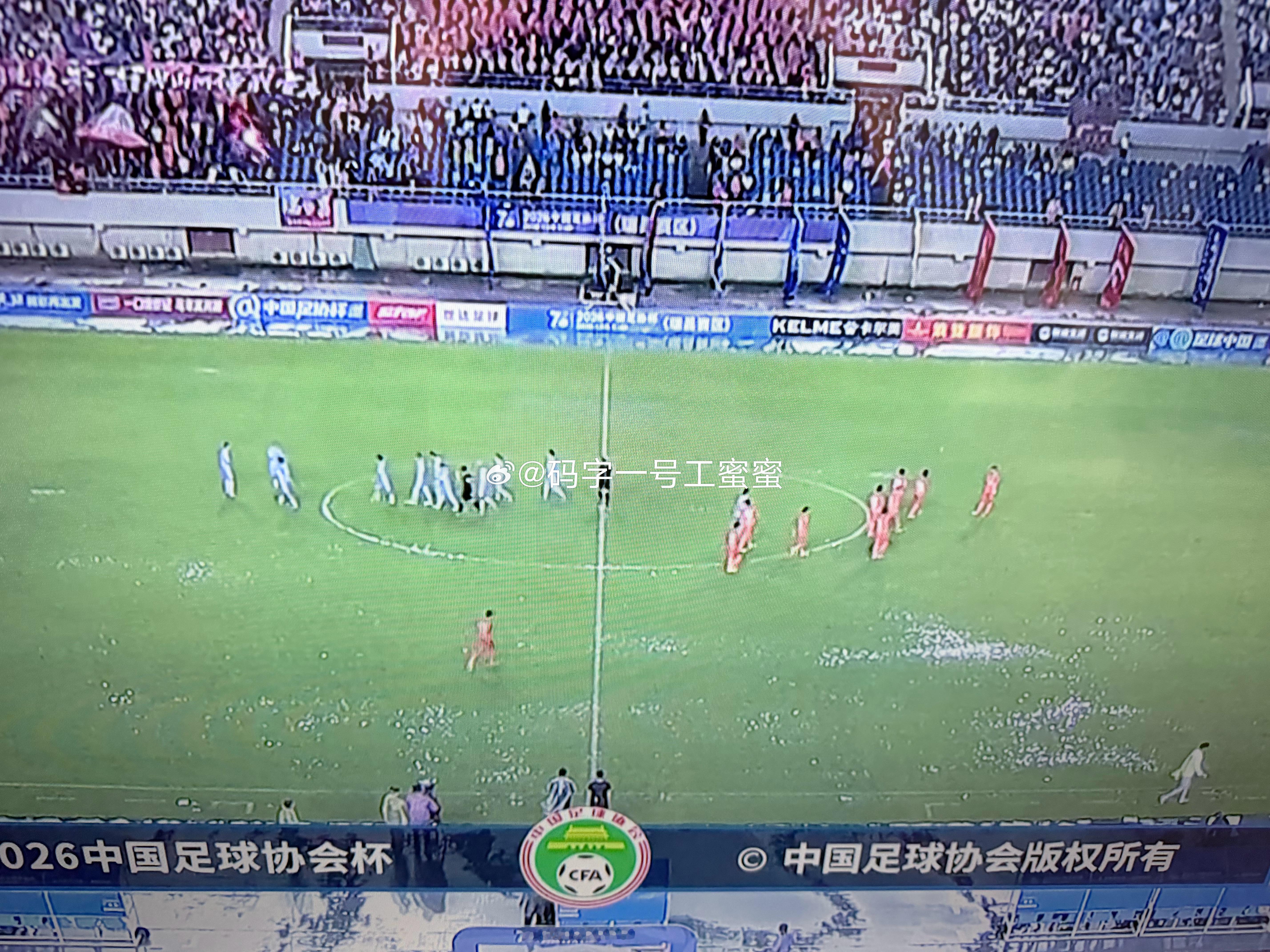 江西这场地积水不少啊 