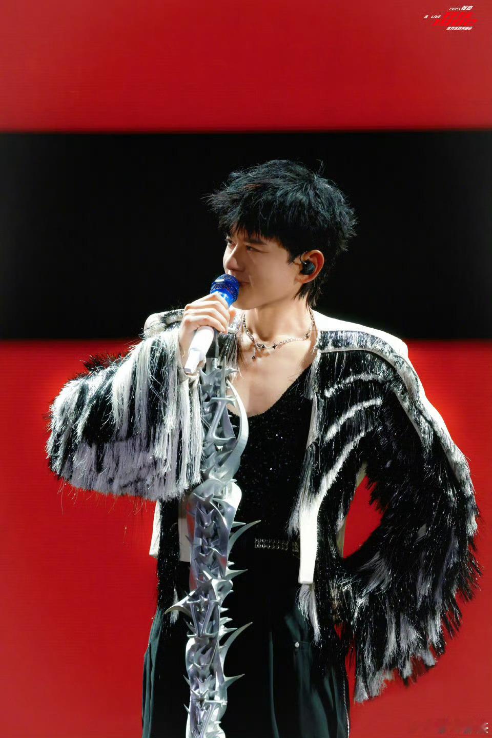 耳朵的极致享受！张杰的嗓音通透明亮，温暖舒服得像被拥抱，唱起高音时的力量感直接炸