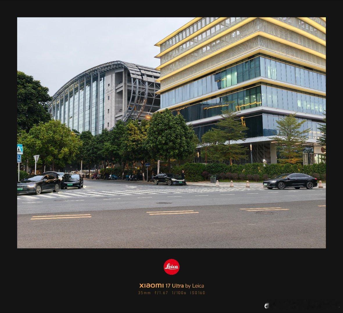 来到市区的星级酒店，一眼望过去都是比亚迪的汉，纯电和插混双造型真的很棒。自主传统