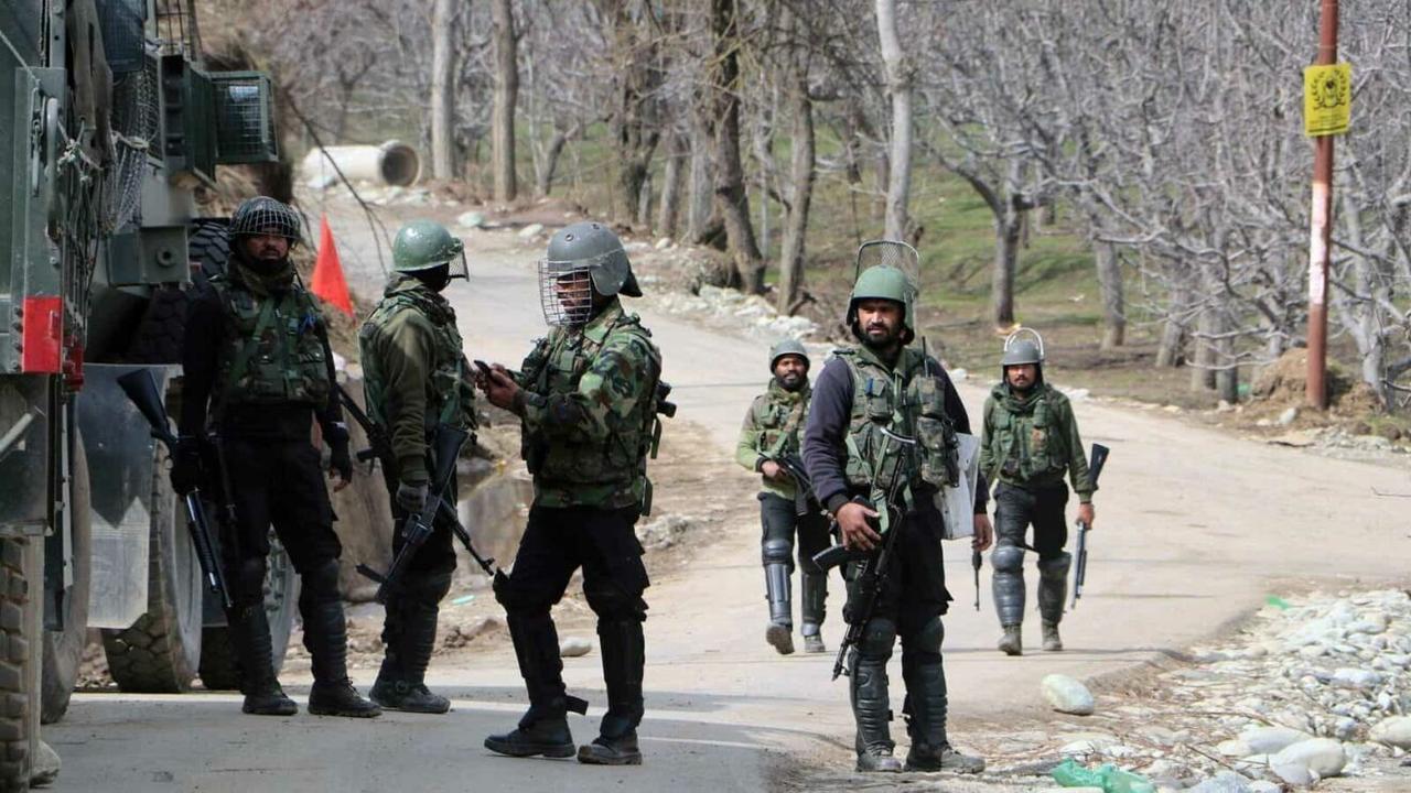 印控克什米尔交火再起
2月4日，印度在查谟和克什米尔地区发动两次行动，杀死3名“