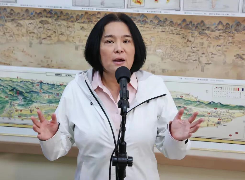 赖清德麻烦了！郑丽文访陆带回岛内的惠台十项，民进党想千方百计来阻挠它的落实，可金