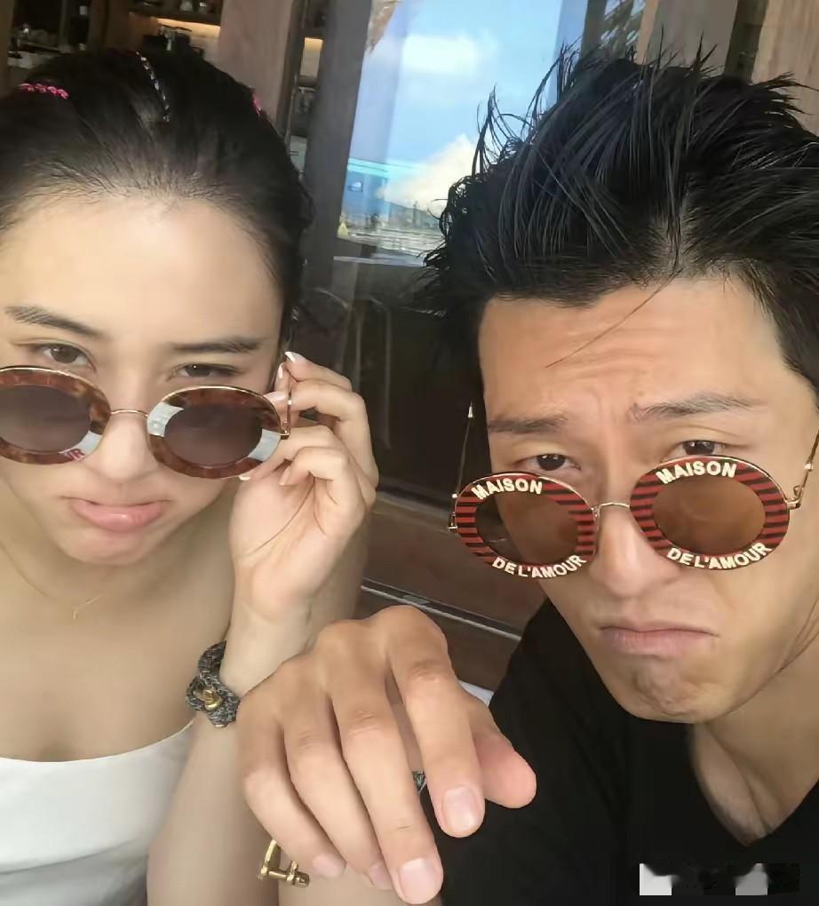 何超莲为什么会嫁给窦骁？
其实原因很简单，
不是窦骁长大的帅，而是窦骁综合各方因