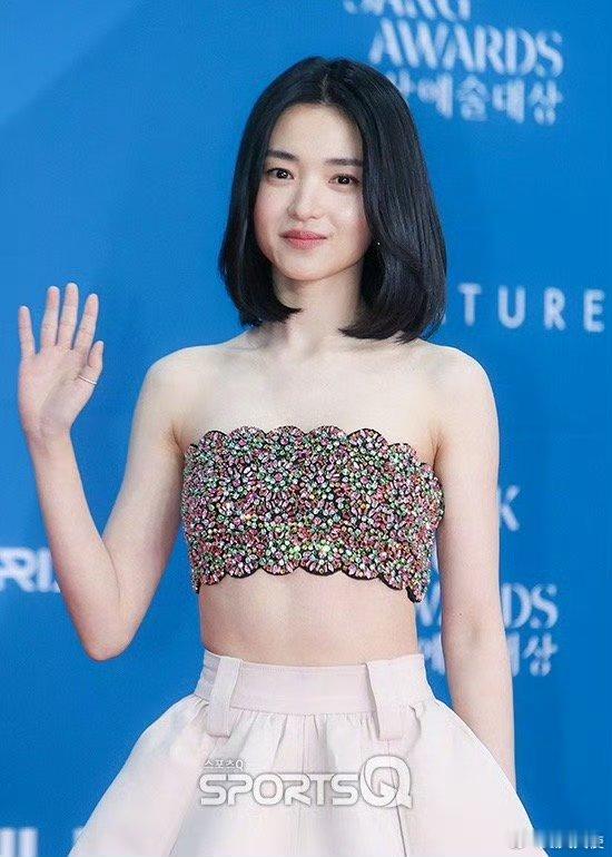金泰梨二封百想视后2025年5月5日第61届百想艺术大赏，金泰梨击败IU、张娜拉