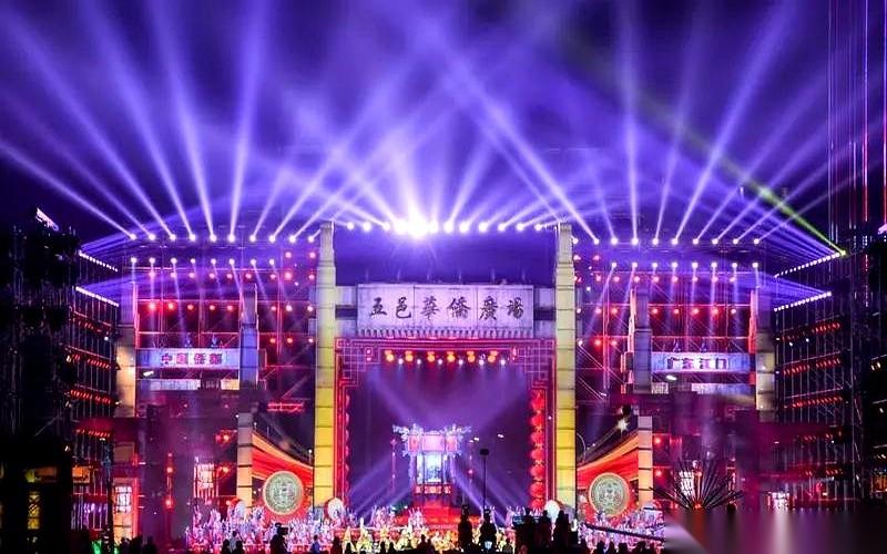 听说26年春晚换了个新导演，不是“自家人”了。
十二年了啊，终于来了个变量。
我