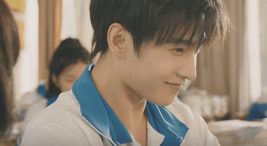 相信很多观众都是冲着杨洋那张帅气的脸蛋来的，而且他们对偶像剧的要求也不高，只要演