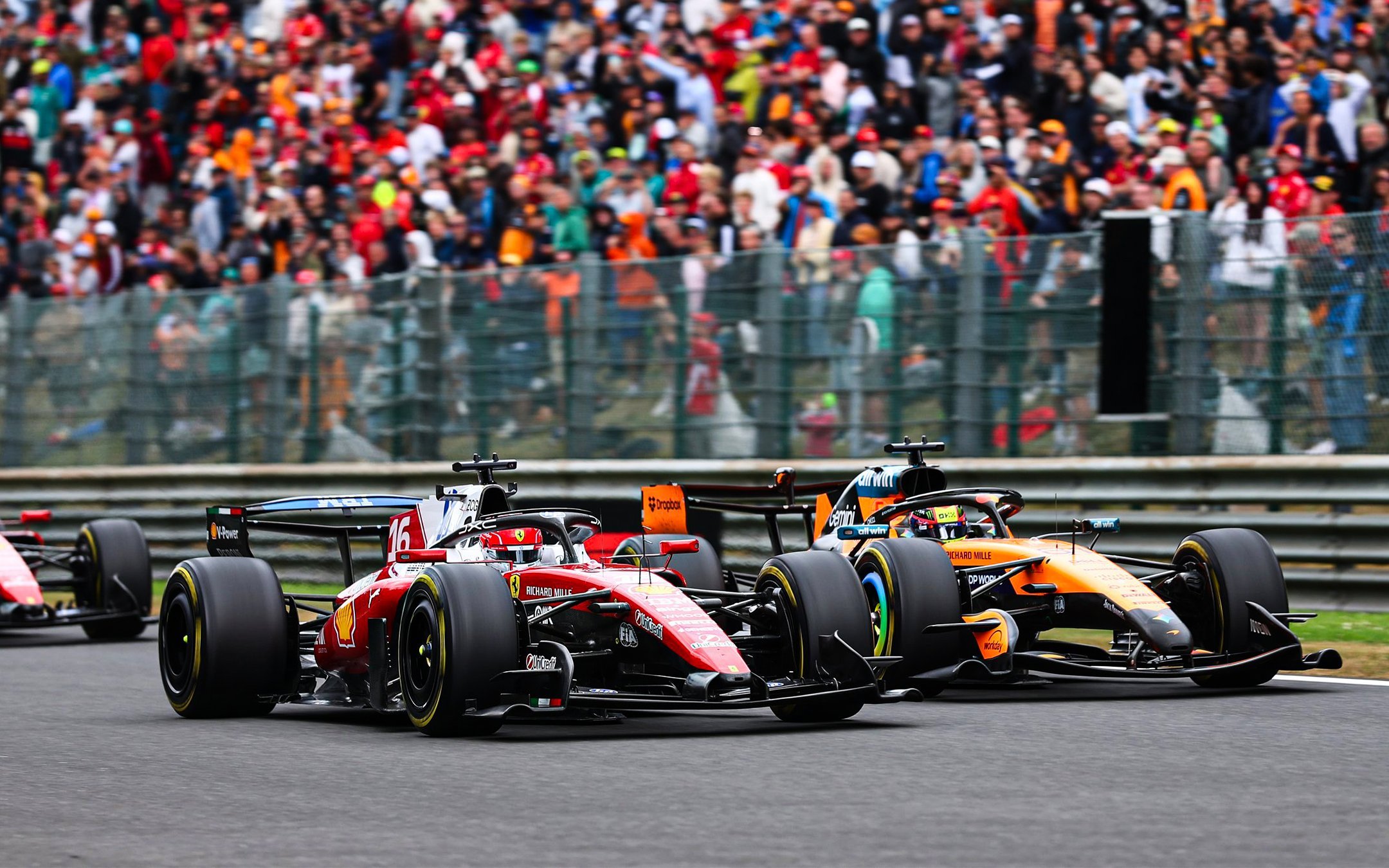 F1 迈凯伦表示：法拉利的研发速度引起了他们的关注，甚至开始考虑，在F1成本上限