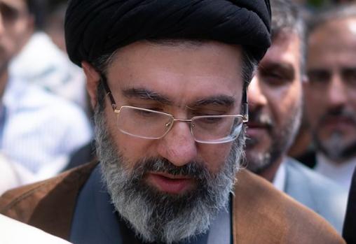 【伊朗最高领袖正面临严重的健康问题】据《纽约时报》报道，Mojtaba Kham