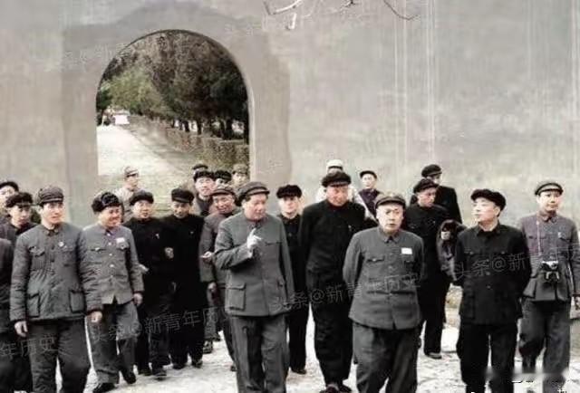 今日中华皆盛景，每一寸繁华，皆源自共和国老一辈无产阶级革命家无私奉献。