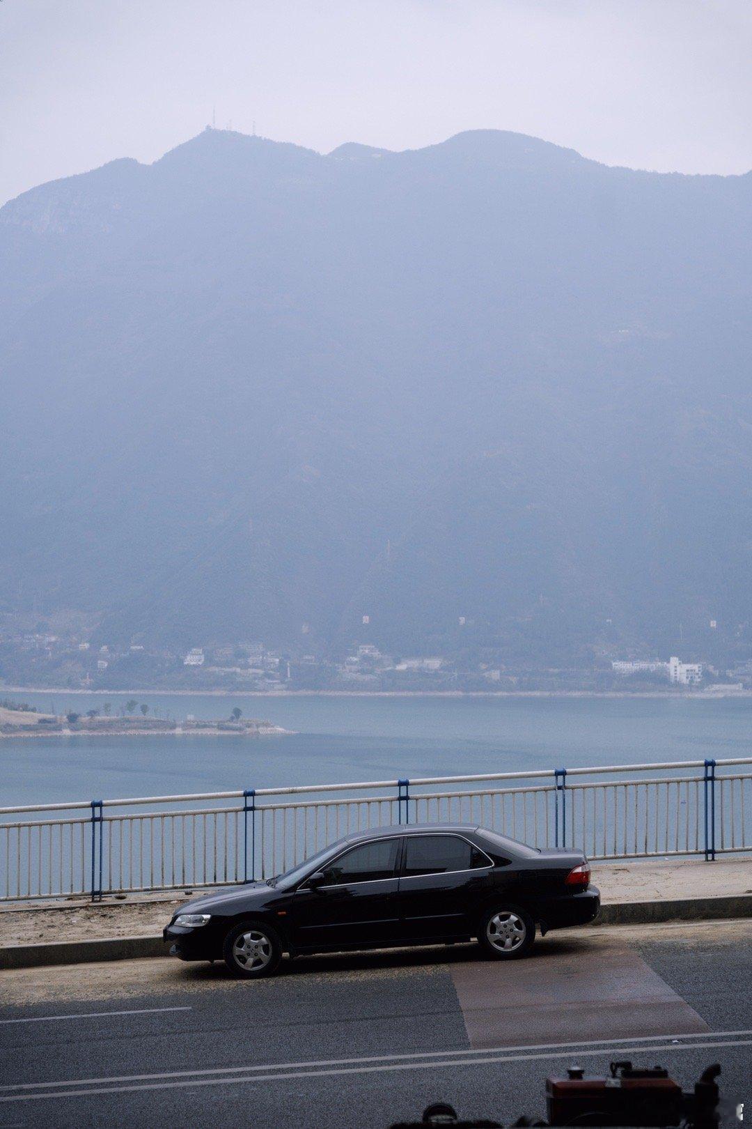 与广本2.3小汽车的北上之行结束了，三千公里路顺利抵达。开车回家是个用车轮感受中