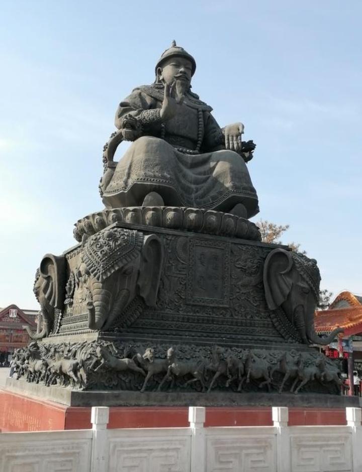 你们平时都包什么馅儿的饺子?包羊肉馅儿的饺子比较多，因为是北方，吃羊肉多一点。