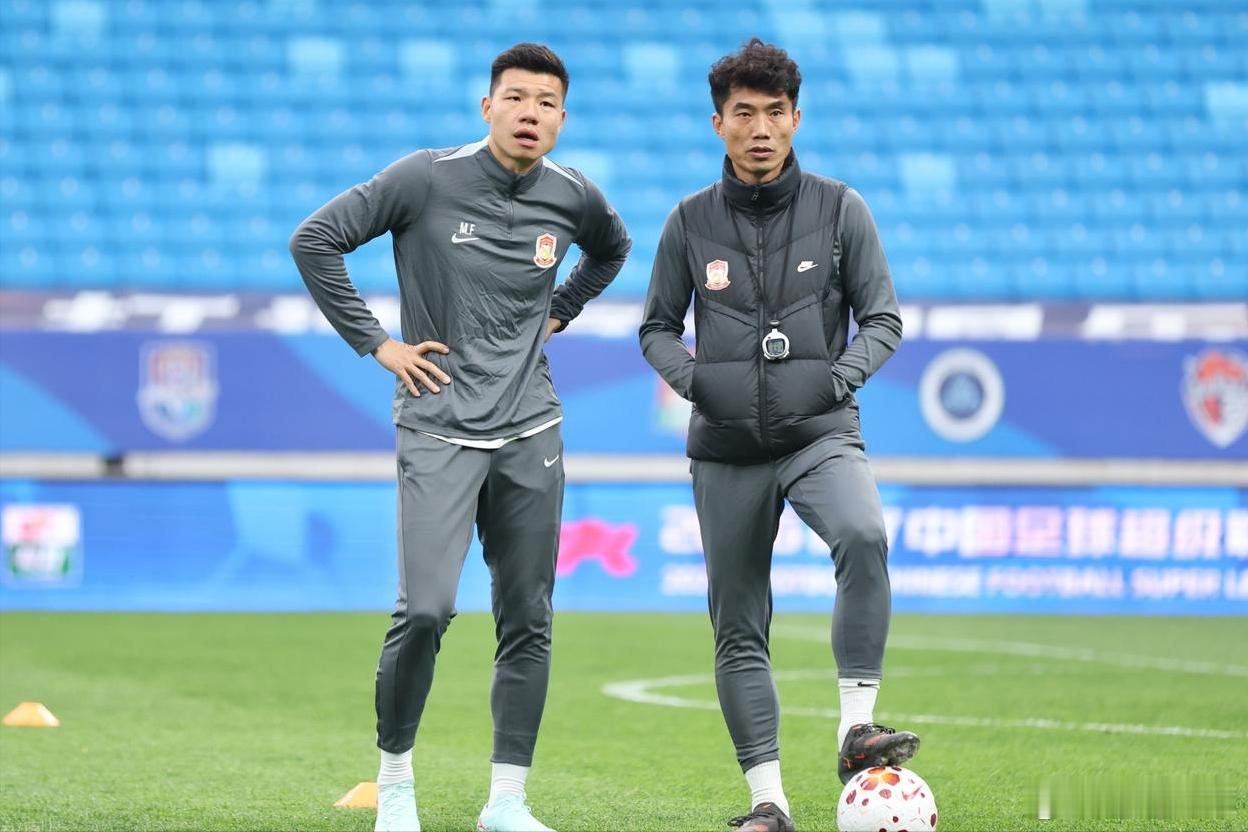 青岛德比可以叫做“难兄难弟德比”，都是1胜1平3负，看似和北京国安的成绩一样，但