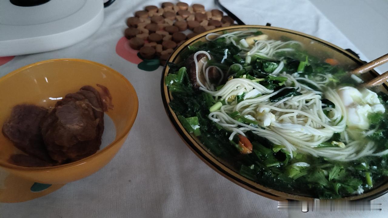 据报道，中老年人应该清淡饮食，可怎样的清淡饮食才合理呢？

这是我今天的早点，昨