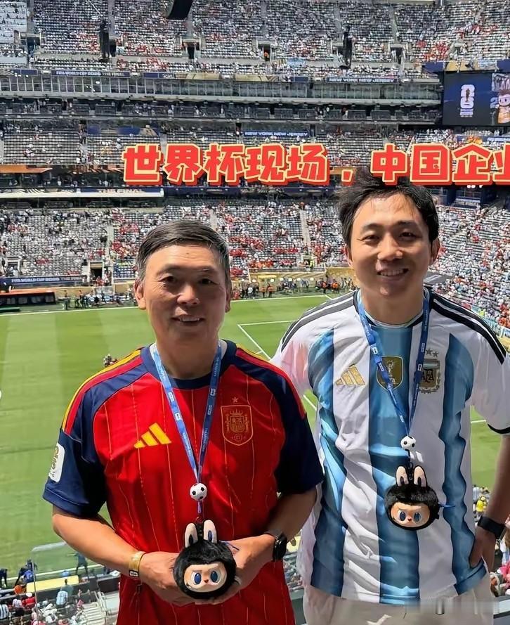 这么多企业大佬出现在世界杯赛场，这也说明两个问题，一方面说明这些企业大佬都是非常