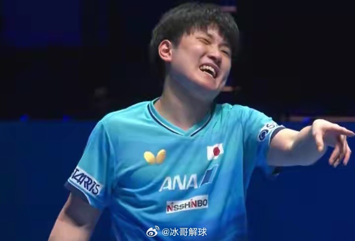 4月2日，2026澳门乒乓球世界杯男单1/8决赛，张本智和上演超级逆转！他在0-