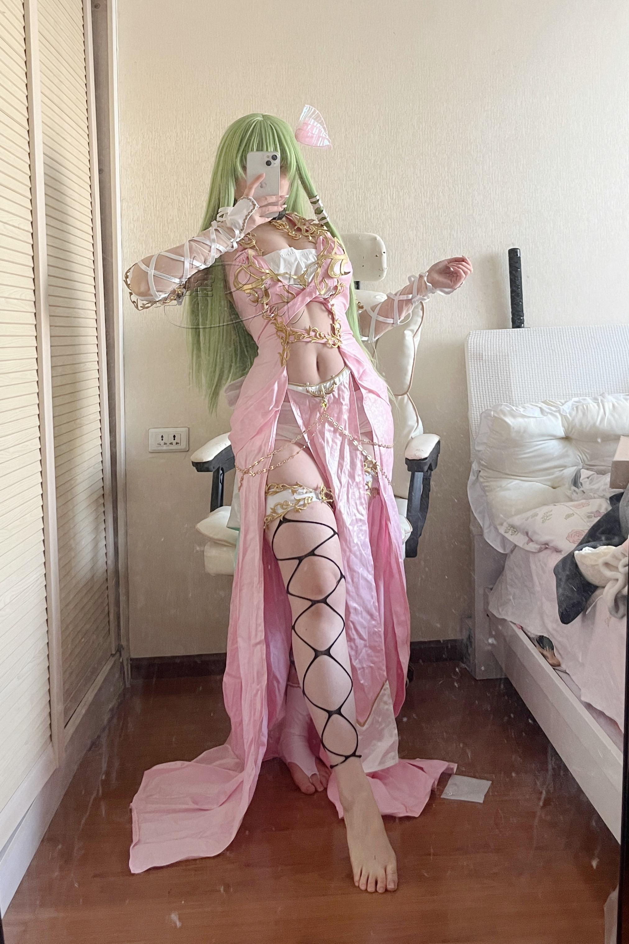 cc失落物语。女王的衣橱