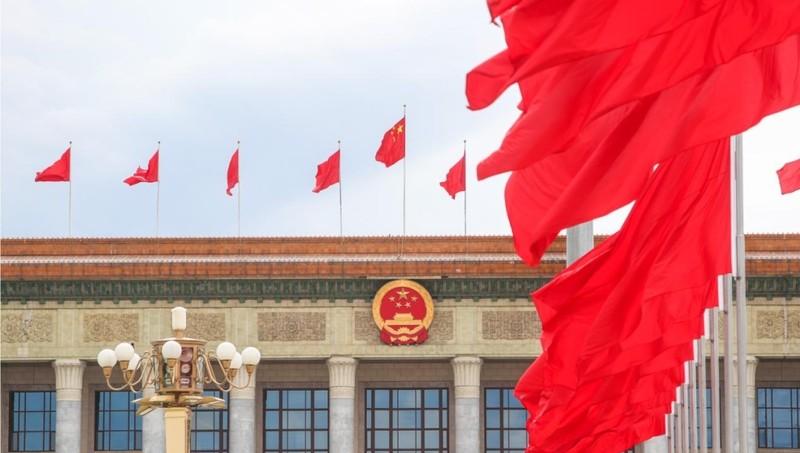 中国人民大会堂真是个奇迹！1958年10月28日动工，到1959年国庆前夜就封顶