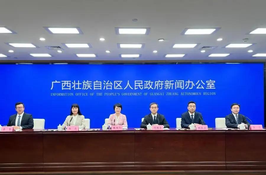 2026年8月，广西南宁将迎来全国首个国家级医保影像AI识图大赛，肺癌、肾癌等高