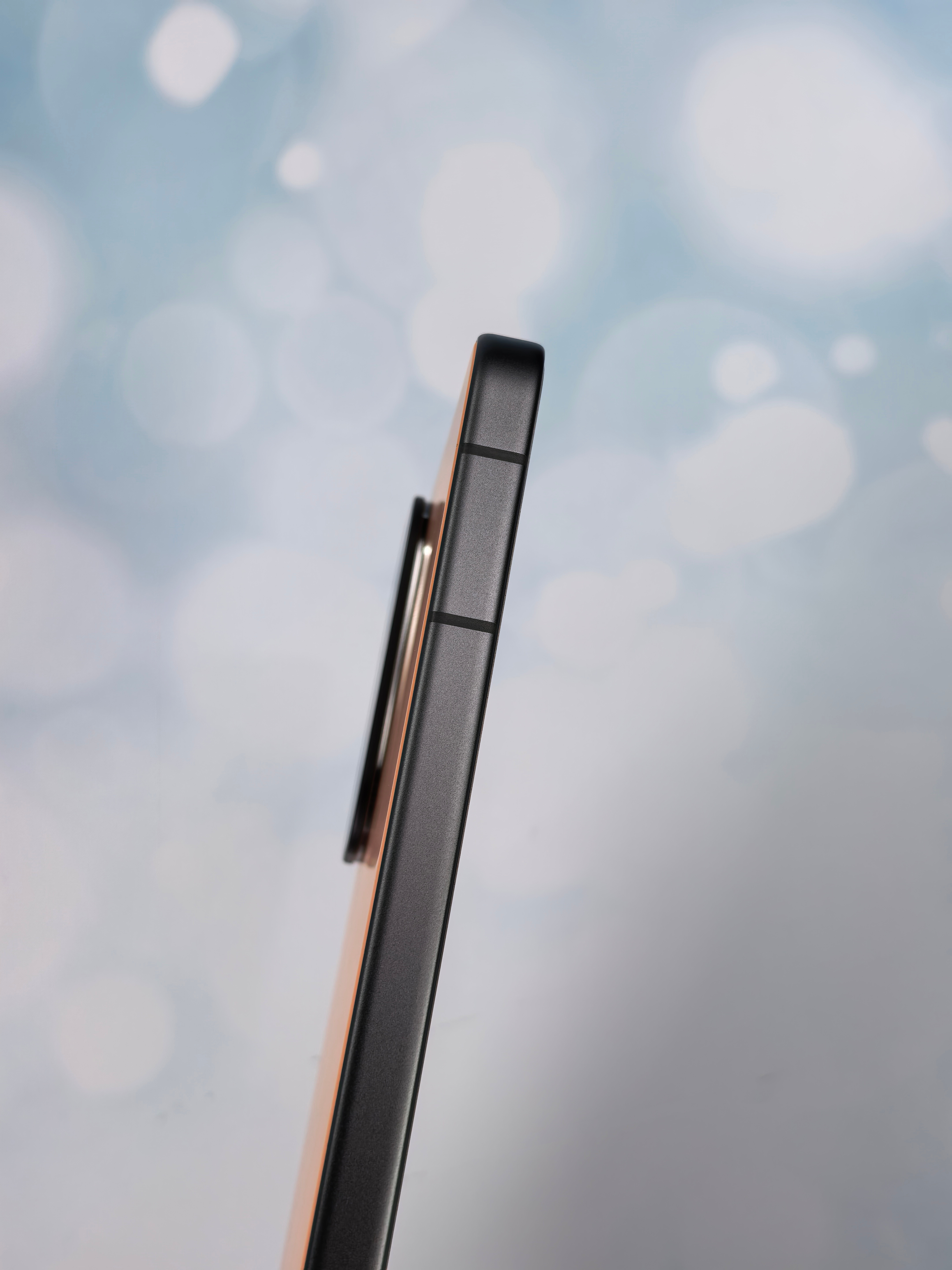 iQOO这台中端机真的戳中手游党了🎮 2K直屏触控超跟手，高帧游戏散热稳得一批