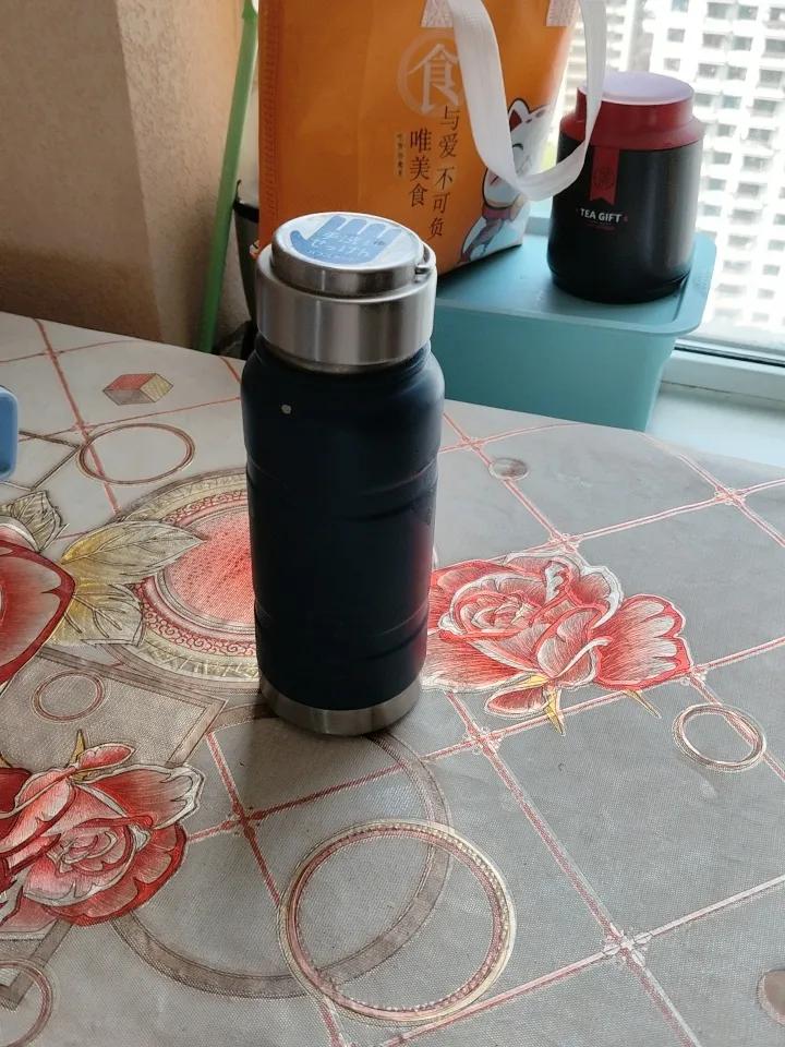 早晨起来喝一杯水,喝什么水?我每天早上起来必喝一杯38-40℃温开水。
 
这是